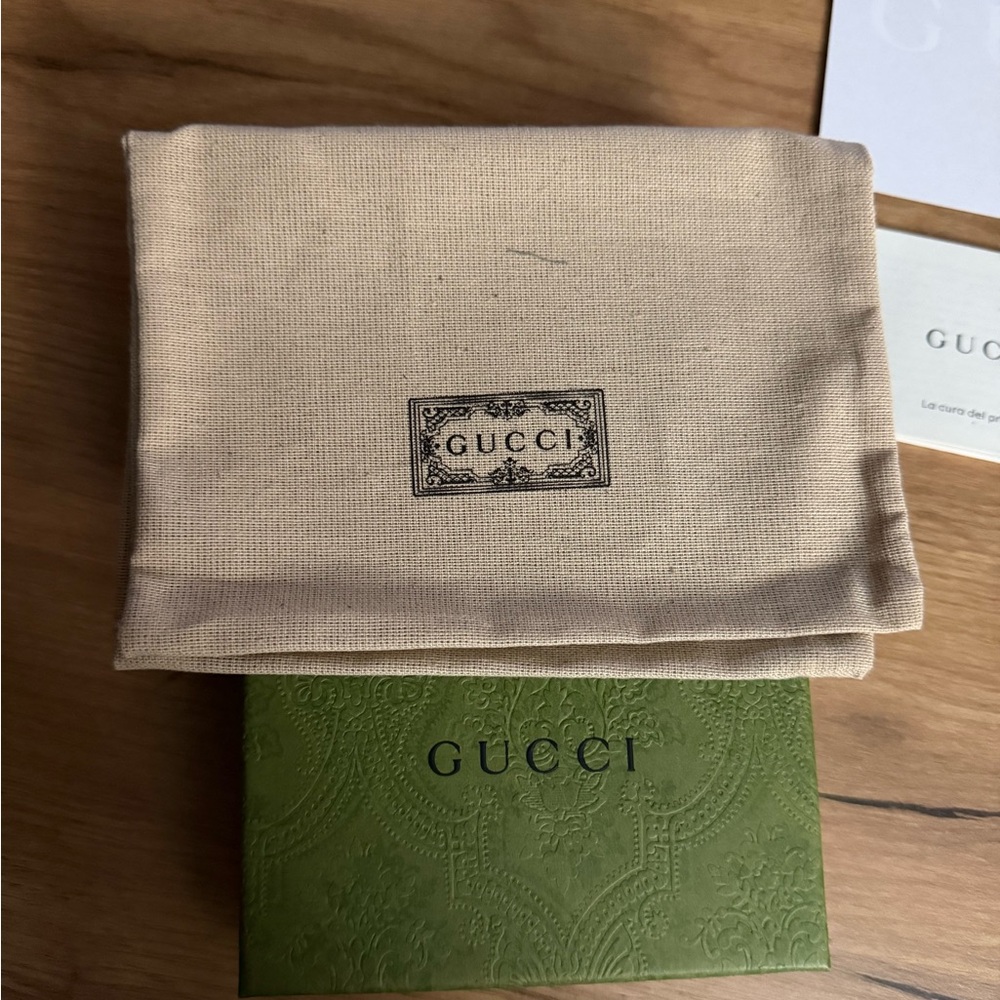 Gucci Beige and Black GG Key Holder - Picture 4 of 6